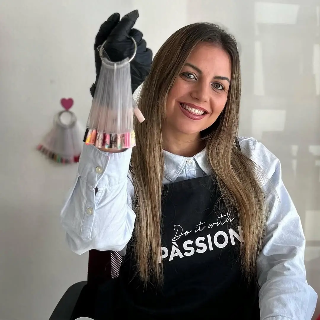 Rosalía, técnica de manicura y pedicura en Vila-real